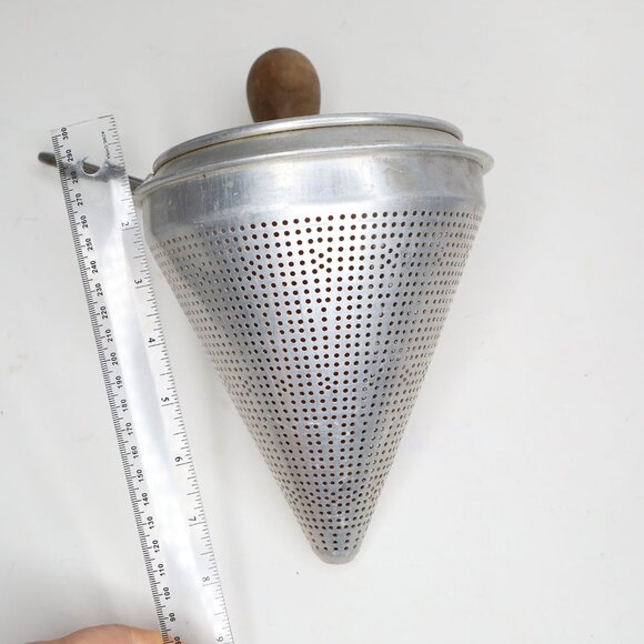 Vintage WEAR-EVER No.8 Aluminum Cone Chinois Strainer Colander Sieve Heavy Duty - Picture 4 of 15